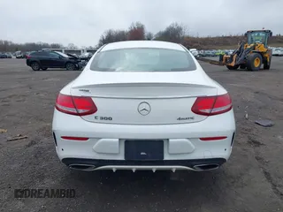 2018 Mercedes-Benz C 300 с VIN WDDWJ4KB5JF729208, выставлен на аукционе IAAI как лот 41937993 с пробегом 65 037 миль миль и . История ставок и продаж доступна на DreamBid. Изображение 16.