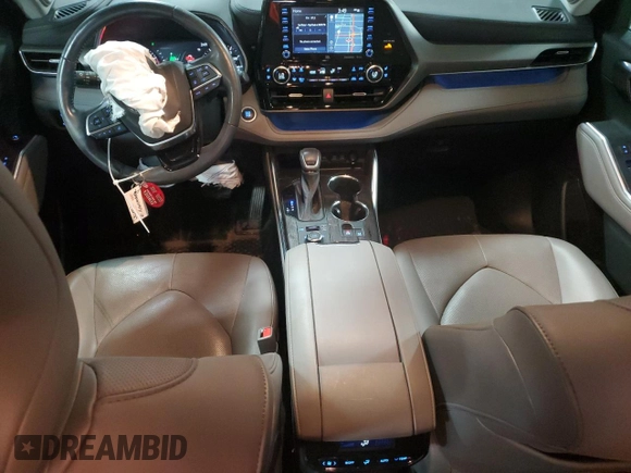 2021 Toyota Highlander Limited z VIN 5TDDZRBH0MS135769, wystawiony jako Copart lot #57762085 z przebiegiem 68 456 mil mil oraz Szkoda całkowita • Salvage title. Historia ofert i sprzedaży dostępna na DreamBid. Obrazek 8.