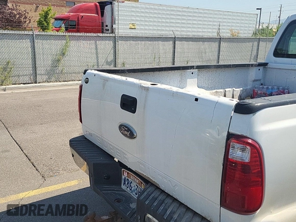 2008 Ford F-250 XL z VIN 1FTSW20538EE05153, wystawiony jako IAAI lot #42554757 z przebiegiem 162 318 mil mil oraz . Historia ofert i sprzedaży dostępna na DreamBid. Obrazek 36.