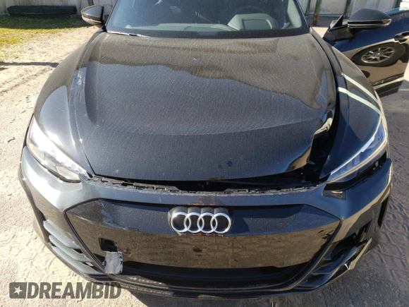 2023 Audi e-tron GT Premium Plus z VIN WAUFJBFW6P7002994, wystawiony jako Copart lot #50310483 z przebiegiem 1682 mil mil oraz . Historia ofert i sprzedaży dostępna na DreamBid. Obrazek 11.