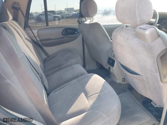 2004 Chevrolet TrailBlazer LS with VIN 1GNDT13S842254665, listed as a IAAI auction lot 40991990 with 279,045 mi miles. Bid and sale history available at carsss.com. Image 8.