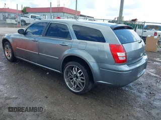2007 Dodge Magnum z VIN 2D4FV47V17H772794, wystawiony jako IAAI lot #42230019 z przebiegiem 203 676 mil mil oraz . Historia ofert i sprzedaży dostępna na DreamBid. Obrazek 3.