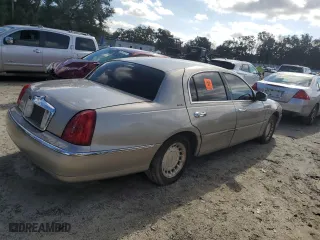 2002 Lincoln Town Car Executive with VIN 1LNHM81W62Y641775, listed as a Copart auction lot 87028124 with 0 mi miles and Clean Title. Bid and sale history available at carsss.com. Image 3.