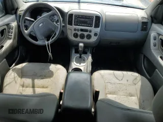 2007 Ford Escape XLT with VIN 1FMYU03117KC07213, listed as a Copart auction lot 75800064 with 0 mi miles and Non Repairable. Bid and sale history available at carsss.com. Image 8.