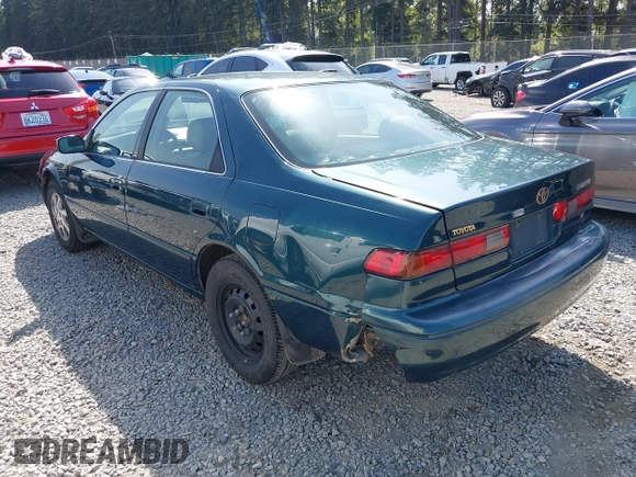 1998 Toyota Camry LE z VIN JT2BF28K4W0101312, wystawiony jako IAAI lot #42116546 z przebiegiem 365 712 mil mil oraz . Historia ofert i sprzedaży dostępna na DreamBid. Obrazek 3.