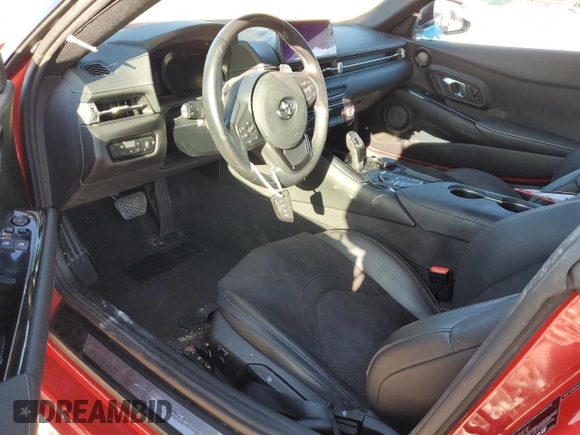 2021 Toyota Supra 2.0 z VIN WZ1DB2C0XMW043722, wystawiony jako Copart lot #82909334 z przebiegiem Nie podano mil oraz Szkoda całkowita • Salvage title. Historia ofert i sprzedaży dostępna na DreamBid. Obrazek 8.
