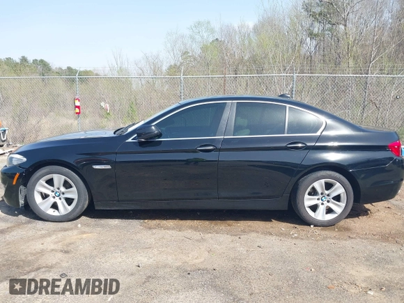 2011 BMW 5 Series 528i with VIN WBAFR1C59BC672733, listed as a IAAI auction lot 41777089 with 201,470 mi miles and . Bid and sale history available at carsss.com. Image 14.