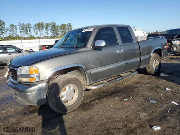 2002 GMC Sierra 1500 SLE with VIN 2GTEK19T421207842, listed as a Copart auction lot 42148005 with 0 mi miles and Clean Title. Bid and sale history available at carsss.com. Image 1.