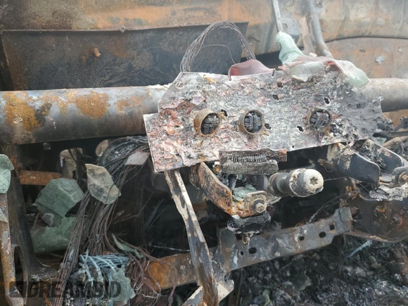 2003 Ford Excursion Limited z VIN 1FMNU43S43EB55541, wystawiony jako Copart lot #56325034 z przebiegiem Nie podano mil oraz Nie do naprawy. Historia ofert i sprzedaży dostępna na DreamBid. Obrazek 9.
