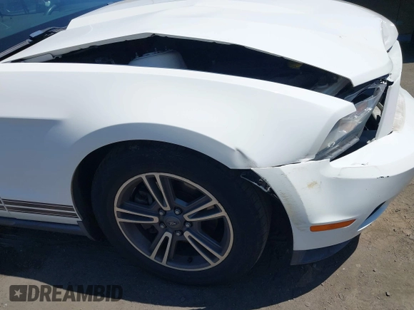 2011 Ford Mustang V6 with VIN 1ZVBP8EM7B5120394, listed as a IAAI auction lot 42207328 with 155,584 mi miles and . Bid and sale history available at DreamBid. Image 12.