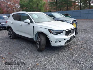 2024 Volvo XC40 Plus Bright Theme with VIN YV4L12UE2R2356332, listed as a IAAI auction lot 40734339 with 5,863 mi miles. Bid and sale history available at carsss.com. Image 1.