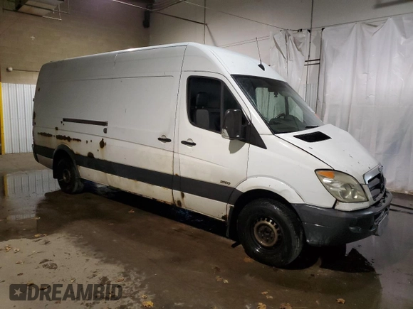 2007 Freightliner Sprinter with VIN WDYPE845375168608, listed as a Copart auction lot 81593494 with Not Provided miles and Salvage Title. Bid and sale history available at DreamBid. Image 4.