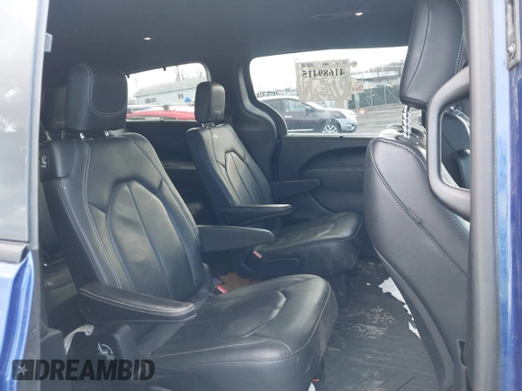 2020 Chrysler Pacifica Launch Edition z VIN 2C4RC3BG9LR252124, wystawiony jako IAAI lot #41689415 z przebiegiem 53 455 mil mil oraz . Historia ofert i sprzedaży dostępna na DreamBid. Obrazek 8.