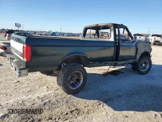 1993 Ford F-250 z VIN 2FTHF26H5PCB36444, wystawiony jako Copart lot #81555984 z przebiegiem Nie podano mil oraz Nie do naprawy • Non repairable. Historia ofert i sprzedaży dostępna na DreamBid. Obrazek 3.