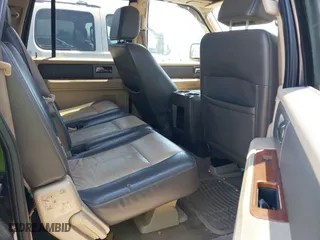 2007 Ford Expedition EL Eddie Bauer with VIN 1FMFK17547LA63554, listed as a IAAI auction lot 41956592 with 197,962 mi miles. Bid and sale history available at carsss.com. Image 8.