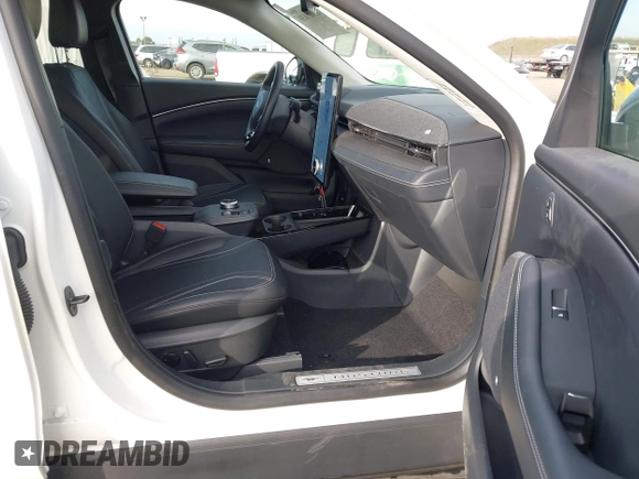 2023 Ford Mustang Mach-E Premium с VIN 3FMTK3R79PMA40654, выставлен на аукционе IAAI как лот 41421838 с пробегом 12 086 миль миль и . История ставок и продаж доступна на DreamBid. Изображение 5.