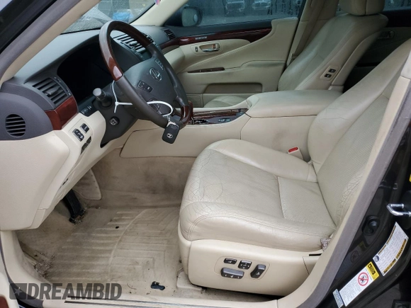 2010 Lexus LS 460 z VIN JTHBL5EFXA5096717, wystawiony jako Copart lot #52701975 z przebiegiem 166 392 mil mil oraz Szkoda całkowita • Salvage title. Historia ofert i sprzedaży dostępna na DreamBid. Obrazek 7.