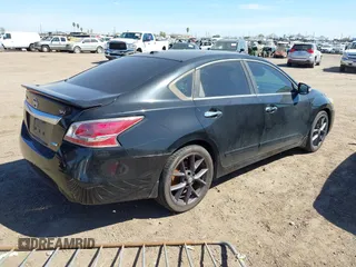 2014 Nissan Altima 2.5 S with VIN 1N4AL3APXEN221114, listed as a IAAI auction lot 42164834 with 140,302 mi miles. Bid and sale history available at carsss.com. Image 4.