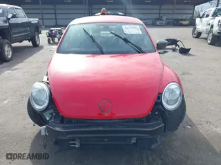 2017 Volkswagen Beetle 1.8T Fleet with VIN 3VWF17AT8HM609304, listed as a IAAI auction lot 41239011 with 68,318 mi miles. Bid and sale history available at carsss.com. Image 12.