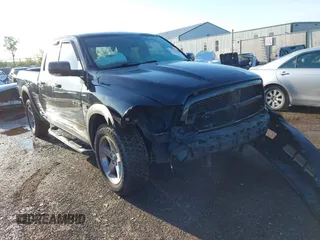 2010 Dodge 1500 SLT z VIN 1D7RV1GT0AS149504, wystawiony jako IAAI lot #42137011 z przebiegiem 173 137 mil mil oraz . Historia ofert i sprzedaży dostępna na DreamBid. Obrazek 1.