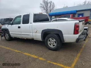 2003 Chevrolet Silverado 1500 LT with VIN 2GCEC19T531220694, listed as a Copart auction lot 43007935 with 253,208 mi miles and Salvage Title. Bid and sale history available at carsss.com. Image 2.