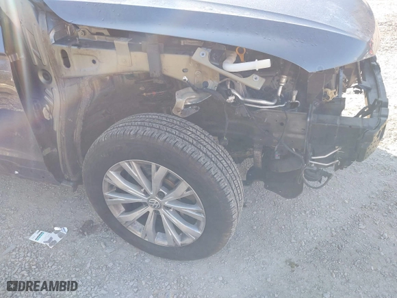2019 Volkswagen Tiguan S with VIN 3VV0B7AX1KM059932, listed as a IAAI auction lot 41757859 with 76,522 mi miles. Bid and sale history available at carsss.com. Image 18.