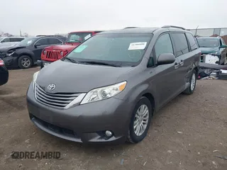 2016 Toyota Sienna XLE with VIN 5TDYK3DC8GS704330, listed as a IAAI auction lot 41586880 with 84,065 mi miles. Bid and sale history available at carsss.com. Image 18.
