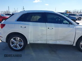 2024 Audi Q3 S line Premium Plus z VIN WA1EECF32R1141891, wystawiony jako IAAI lot #41668111 z przebiegiem 1426 mil mil oraz . Historia ofert i sprzedaży dostępna na DreamBid. Obrazek 6.
