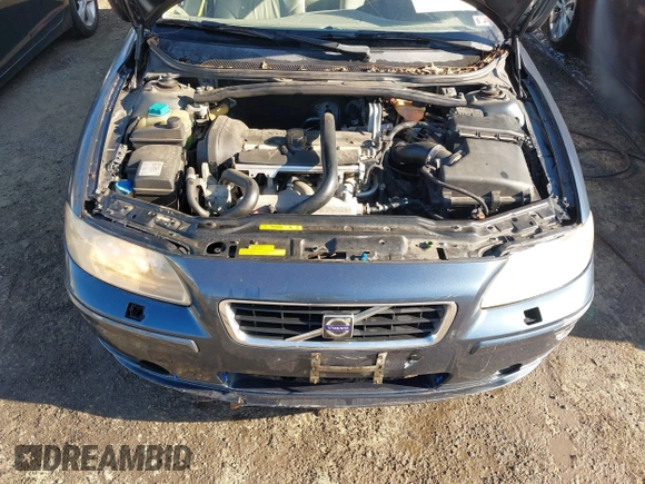 2007 Volvo S60 2.5L Turbo with VIN YV1RH592272620102, listed as a IAAI auction lot 40651625 with 171,229 mi miles. Bid and sale history available at carsss.com. Image 10.