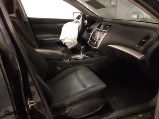 2018 Nissan Altima 2.5 SV with VIN 1N4AL3AP1JC276024, listed as a IAAI auction lot 41271383 with 121,088 mi miles. Bid and sale history available at carsss.com. Image 5.