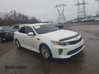 2018 Kia Optima LX with VIN 5XXGT4L32JG210702, listed as a IAAI auction lot 38385799 with 1 mi miles. Bid and sale history available at carsss.com. Image 1.