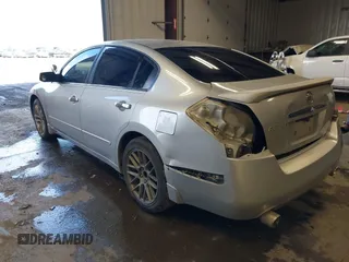 2008 Nissan Altima 2.5 with VIN 1N4AL21E88N538435, listed as a IAAI auction lot 41691649 with 230,967 mi miles. Bid and sale history available at carsss.com. Image 3.