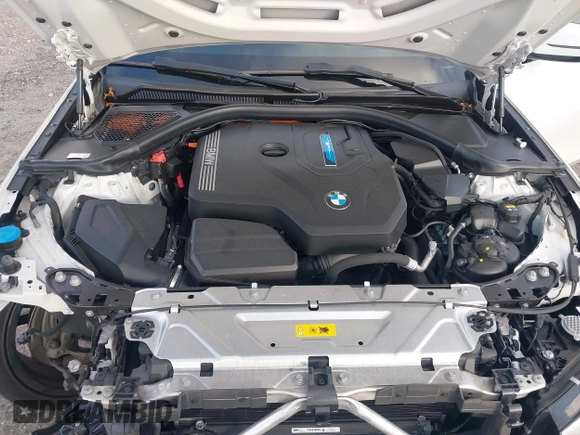 2022 BMW 3 Series 330e with VIN 3MW5P7J08N8C65252, listed as a IAAI auction lot 41229681 with 27,606 mi miles. Bid and sale history available at carsss.com. Image 10.