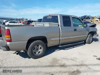 2001 Chevrolet Silverado 1500 LS with VIN 2GCEC19T911403528, listed as a IAAI auction lot 41432803 with 318,740 mi miles. Bid and sale history available at carsss.com. Image 4.