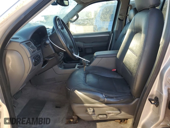 2003 Ford Explorer XLT with VIN 1FMZU63K63UA15672, listed as a Copart auction lot 83299534 with 200,790 mi miles and Clean title. Bid and sale history available at DreamBid. Image 7.