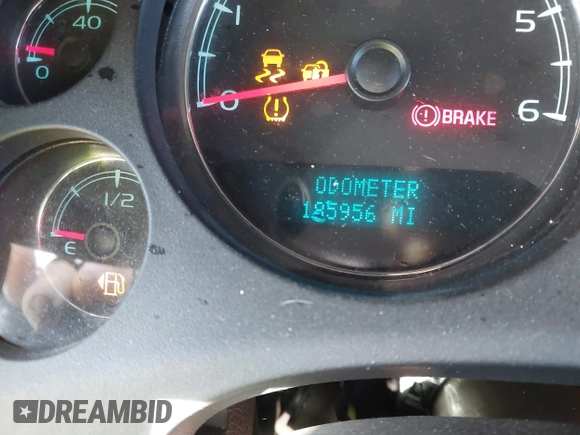2014 GMC Yukon Denali with VIN 1GKS2EEF2ER111301, listed as a IAAI auction lot 41636112 with 185,956 mi miles. Bid and sale history available at carsss.com. Image 15.