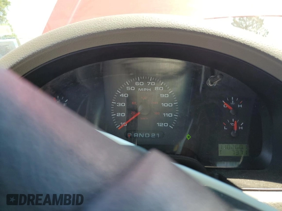 2005 Ford F-150 XL with VIN 1FTRF12255KC49318, listed as a Copart auction lot 62520105 with 118,268 mi miles and Clean title. Bid and sale history available at DreamBid. Image 9.