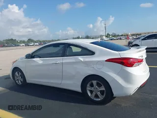 2013 Hyundai Elantra GS z VIN KMHDH6AEXDU022461, wystawiony jako IAAI lot #42351335 z przebiegiem 160 697 mil mil oraz . Historia ofert i sprzedaży dostępna na DreamBid. Obrazek 6.