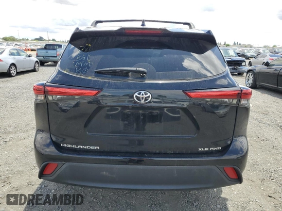2022 Toyota Highlander XLE z VIN 5TDHZRBH0NS202972, wystawiony jako Copart lot #56211025 z przebiegiem 29 021 mil mil oraz Szkoda całkowita • Salvage title. Historia ofert i sprzedaży dostępna na DreamBid. Obrazek 6.