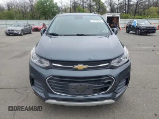 2021 Chevrolet Trax LT z VIN KL7CJLSM4MB365607, wystawiony jako Copart lot #57070515 z przebiegiem 67 813 mil mil oraz Szkoda całkowita • Salvage title. Historia ofert i sprzedaży dostępna na DreamBid. Obrazek 5.