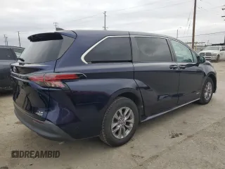 2021 Toyota Sienna LE with VIN 5TDKRKEC6MS013416, listed as a Copart auction lot 53908805 with 93,170 mi miles and Salvage Title. Bid and sale history available at carsss.com. Image 3.