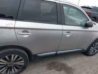 2020 Mitsubishi Outlander ES z VIN JA4AZ3A32LZ026792, wystawiony jako IAAI lot #41907596 z przebiegiem 145 638 mil mil oraz . Historia ofert i sprzedaży dostępna na DreamBid. Obrazek 13.