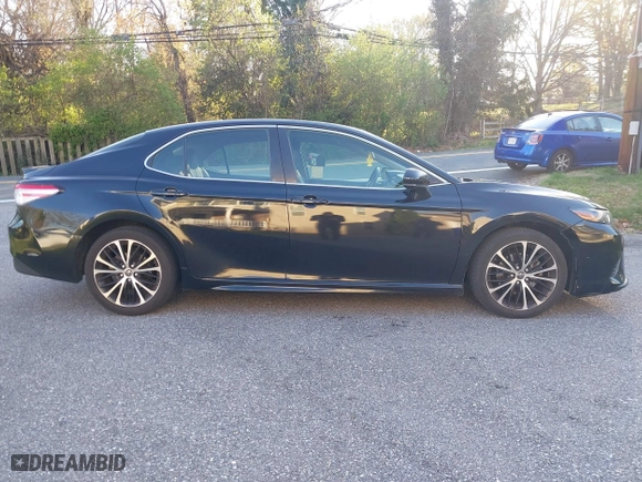 2018 Toyota Camry LE with VIN JTNB11HK9J3015903, listed as a IAAI auction lot 41949640 with 82,161 mi miles. Bid and sale history available at carsss.com. Image 14.