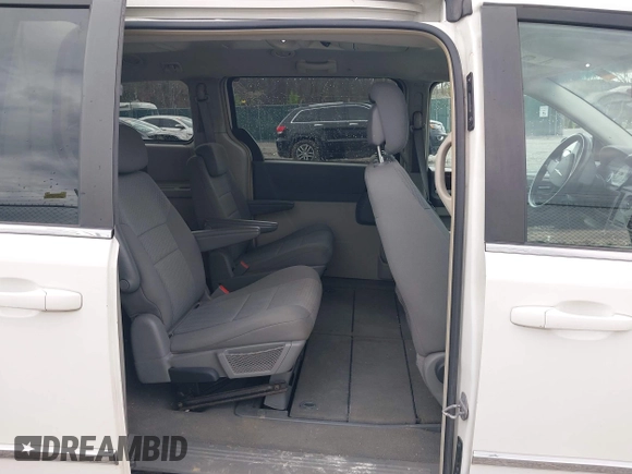 2010 Chrysler Town & Country Touring with VIN 2A4RR5D17AR463316, listed as a IAAI auction lot 42075932 with 260,617 mi miles. Bid and sale history available at carsss.com. Image 8.