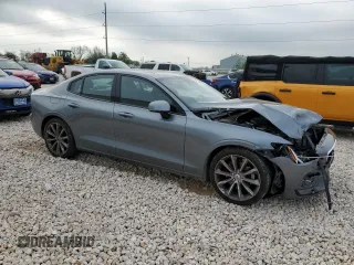 2020 Volvo S60 Momentum with VIN 7JR102FK8LG042485, listed as a Copart auction lot 49538744 with 27,414 mi miles. Bid and sale history available at carsss.com. Image 4.