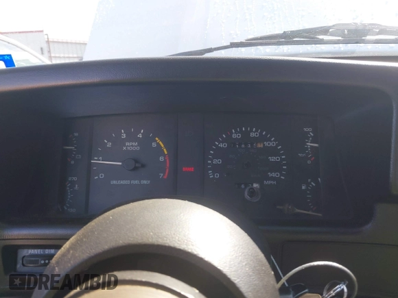 1989 Ford Mustang z VIN 1FABP41E1KF170203, wystawiony jako IAAI lot #42167685 z przebiegiem 91 032 mil mil oraz . Historia ofert i sprzedaży dostępna na DreamBid. Obrazek 7.