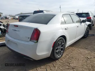 2015 Chrysler 300 with VIN 2C3CCAGG6FH842475, listed as a IAAI auction lot 40713366 with 138,342 mi miles. Bid and sale history available at carsss.com. Image 4.