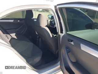2015 Volkswagen Jetta SE с VIN 3VWD17AJ2FM281820, выставлен на аукционе IAAI как лот 42476717 с пробегом 147 815 миль миль и . История ставок и продаж доступна на DreamBid. Изображение 8.