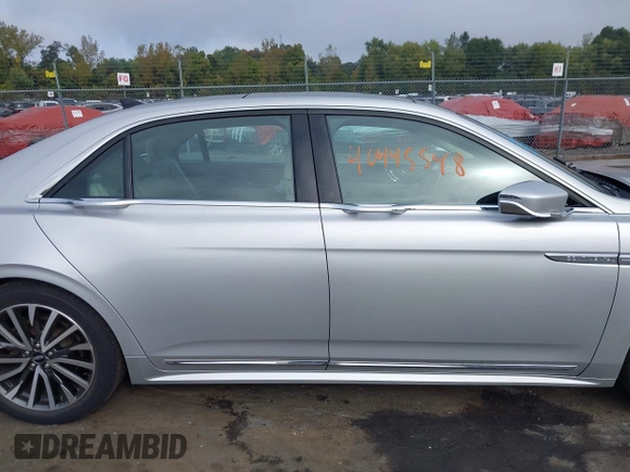 2019 Lincoln Continental Select with VIN 1LN6L9TK2K5606176, listed as a IAAI auction lot 40445548 with 32,327 mi miles. Bid and sale history available at carsss.com. Image 13.