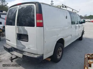 2005 GMC Savana Cargo Van Y3H Paratransit with VIN 1GTHG39U051102857, listed as a IAAI auction lot 41667124 with 549,231 mi miles. Bid and sale history available at carsss.com. Image 4.